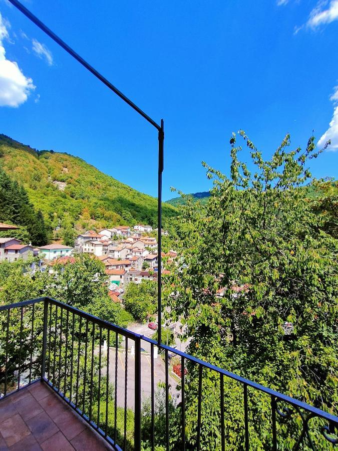 Hotel Palazzo Del Doma - Lake Vagli Vagli di Sotto Bagian luar foto