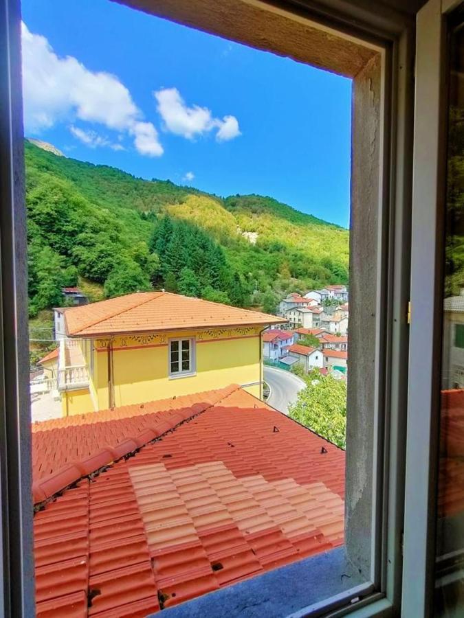 Hotel Palazzo Del Doma - Lake Vagli Vagli di Sotto Bagian luar foto